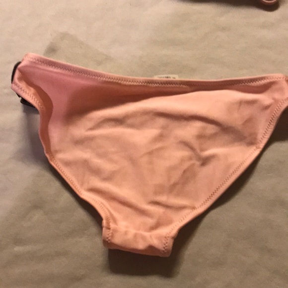 Bikini - Picture 5 of 5